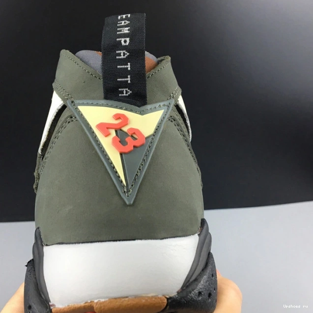 7 JORDAN AIR “ICICLE” PATTA X AT3375-100 0905